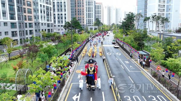 [크기변환]8-8. 2025 정조대왕 효 문화제 행렬 모습 - 복사본.jpg