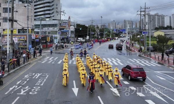 [크기변환]8-9. 2025 정조대왕 효 문화제 행렬 모습 - 복사본.jpg