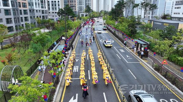 [크기변환]8-10. 2025 정조대왕 효 문화제 행렬 모습 - 복사본.jpg