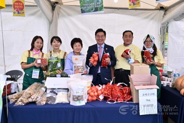 [크기변환]3.친환경농업인 전국대회 로컬푸드 판매.jpg