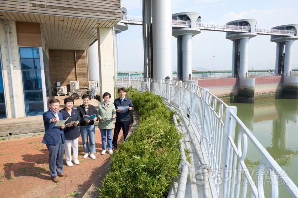 [크기변환]20250930 용인특례시의회 의원연구단체 관광도시브랜드, 평택시 수변 관광자원 활용 사례 벤치마킹 실시(3).jpg