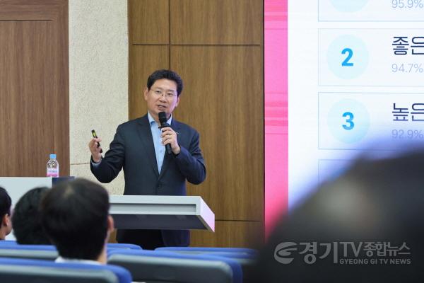 [크기변환]1-2. 1일 단국대 국제관에서 이상일 시장이 특강을 하고 있다.jpg