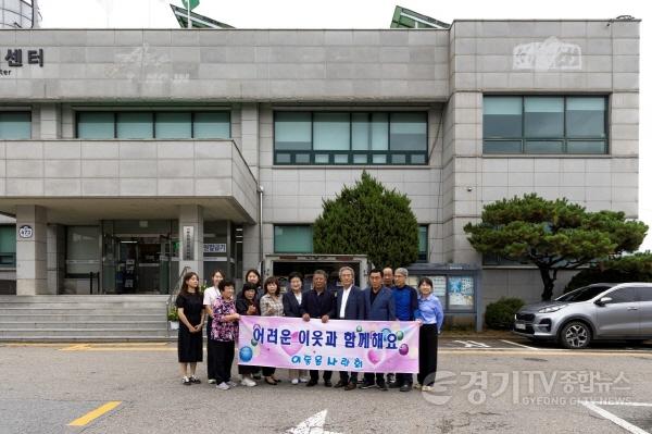 [크기변환]사본 -250925(이동읍)_이동읍사랑회가 600만원 상당의 성품을 지역사회에 기탁했다..jpg