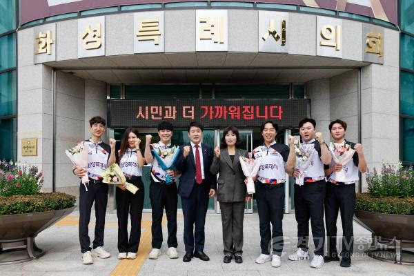 [크기변환]사진 1) 간담회 참석자 단체사진 1.jpg