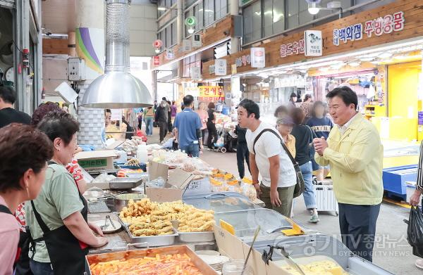 [크기변환]포토뉴스_임병택 시장, 추석맞이 삼미시장 방문 (6).jpg