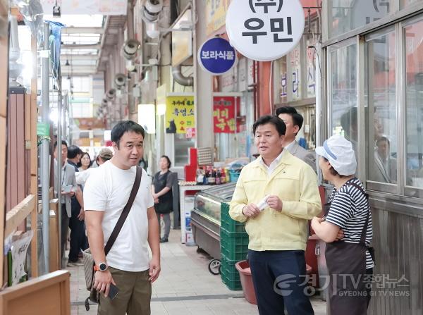 [크기변환]포토뉴스_임병택 시장, 추석맞이 삼미시장 방문 (8).jpg