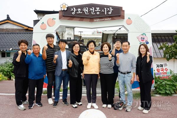 [크기변환]1-2. 김경희 이천시장 추석 연휴 맞아 전통시장 방문.jpg