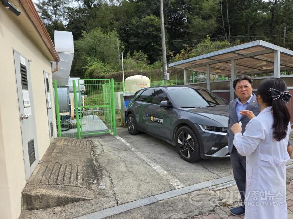 [크기변환]251002 김호겸 의원, 번천초등학교 학교급식실 환기설비 개선 현황 점검...학교 급식실 환경개선 사업 이대론 안된다! (2).jpg