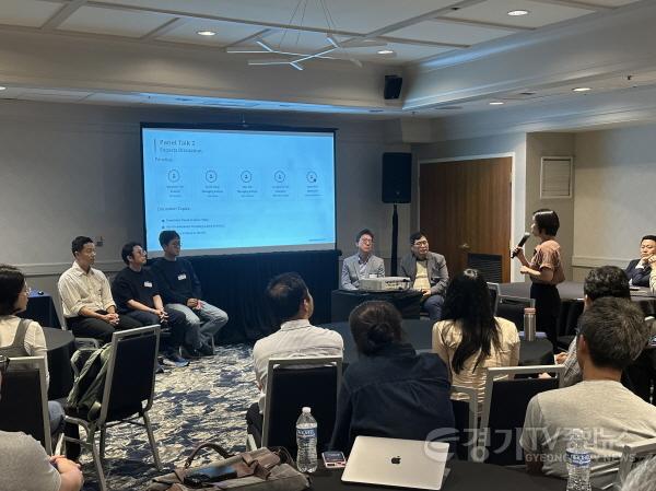 [크기변환](사진) VC 패널토크 및 IR데이에서 화성시 중소기업 대표가 발표를 진행하고 있다..jpeg