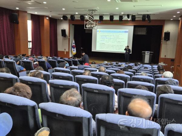 [크기변환]06-1 외국인계절근로자 고용 농가 교육 사진.jpg