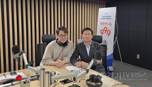 [크기변환]6. 이상일 시장은 13일 OBS ‘굿모닝 OBS’에 출연해 지난 한 달 동안 용인에서 진행된 각종 현안과 성과를 소개했다.jpg