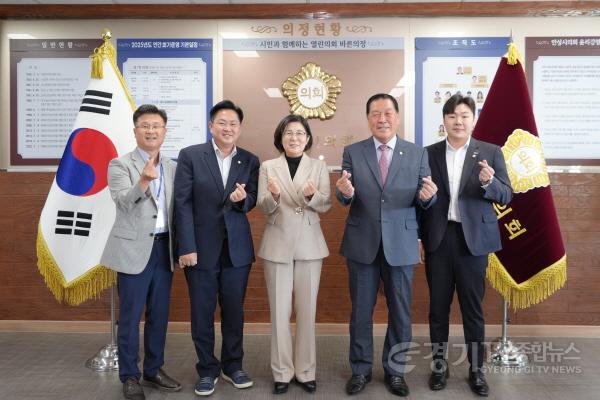 [크기변환]251022 안성시의회  안성시와 정례 간담회 가져 (2).jpg