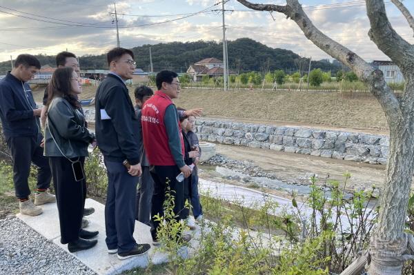 [크기변환]251023 박명수 의원, 안성 생태하천복원사업 정담회 및 현장 방문 (1).jpg