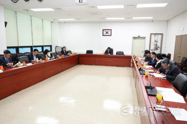 [크기변환]사진2) 최종보고 및 질의응답 모습.jpg