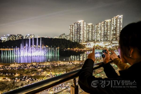 [크기변환]1-2. 루나쇼 전경.jpg