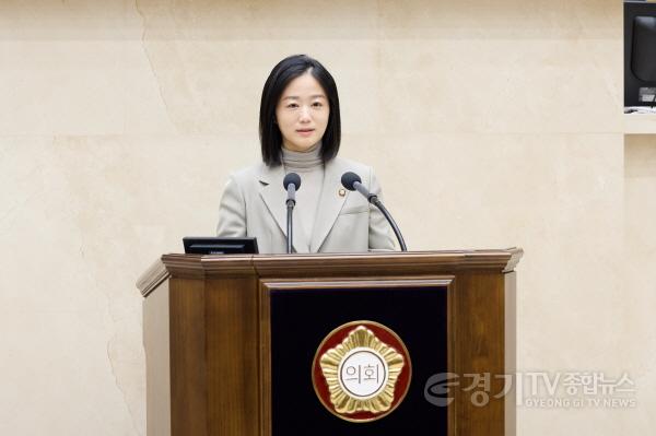 [크기변환]사진1. 용인특례시의회 기주옥 의원이 24일 열린 제296회 임시회 제2차 본회의에서 5분 자유발언을 하고 있다..jpg