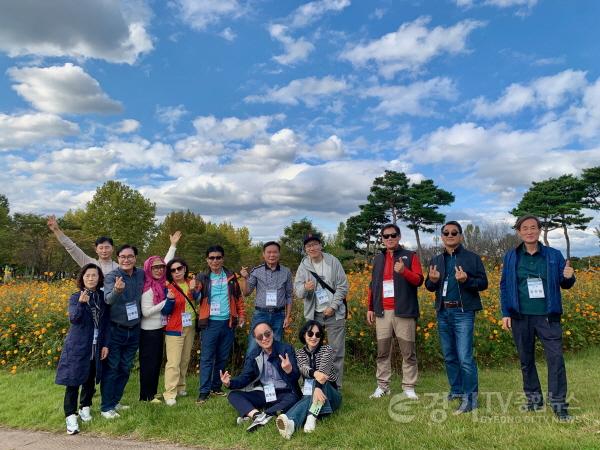 [크기변환]02-금은모래강변공원 코스모스 만개(1).jpg