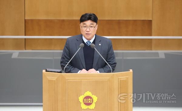 [크기변환]251027 김회철 의원, 지방교육자치법 개정 환영 “100만 도시에 맞는 화성특례시만의 교육지원청으로 교육자치 실현해야” (1).jpg