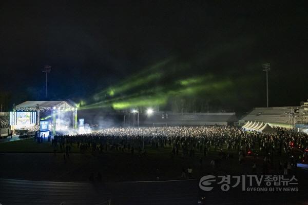 [크기변환]1-4 평택 통합 30주년 성화 평택을 밝히다.jpg