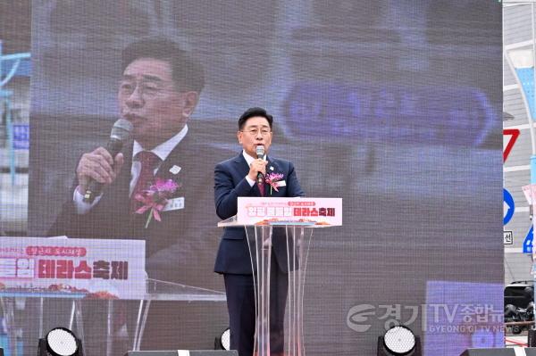 [크기변환]5. 양평군수 축사(양평 물들임 테라스 축제) .jpg