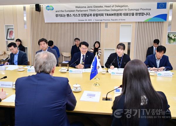 [크기변환]유럽의회 면담 (4).jpg