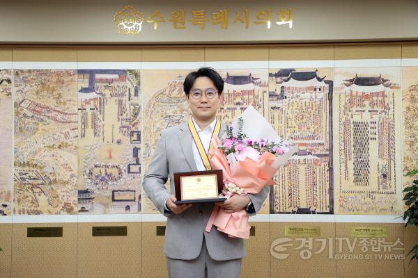 [크기변환]2.최원용 의원.jpg