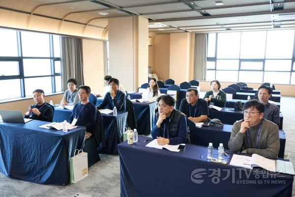 [크기변환]20251031 용인특례시의회 도시건설위원회, 2025년도 제2차 정례회 대비 의정연수 실시(3).jpg