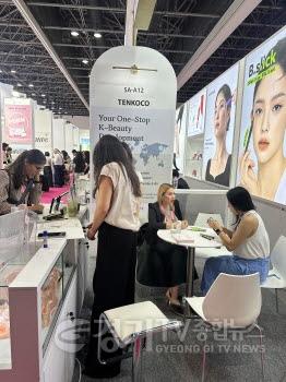 [크기변환]1-2. 두바이 미용전에 참여한 기업 텐코코 부스 모습.jpg
