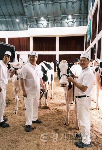 [크기변환]01-여주시, 2025 한국 홀스타인 품평회에서 8개 부문 수상 쾌거(2).jpg