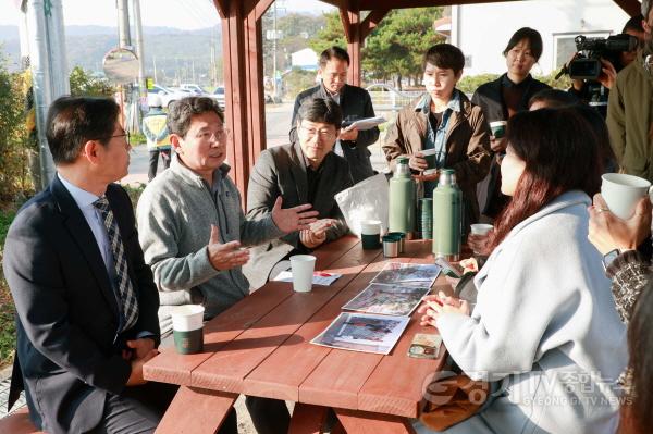 [크기변환]8-2. 이상일 용인특례시장이 처인구 원삼면 두창초등학교에서 학교환경 개선을 위한 간담회를 열었다..jpg