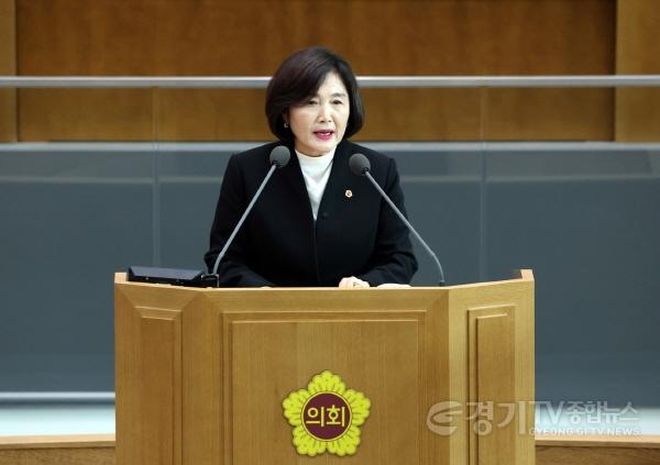 [크기변환]251106 김영희 의원, “교육과 복지정책, 규정 아닌 사람 중심으로 전환돼야”(1).jpg