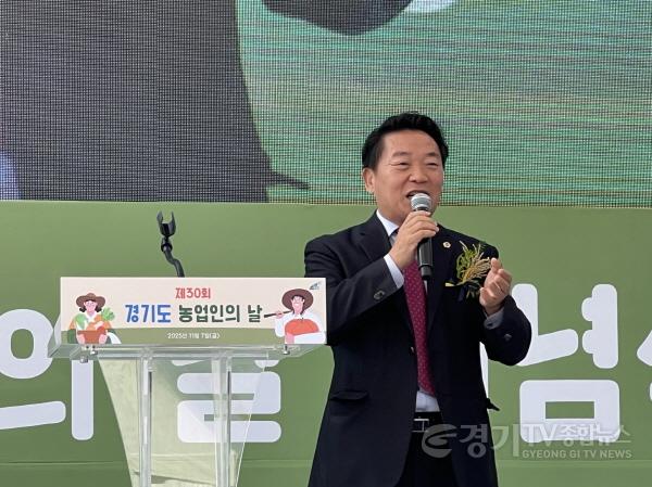 [크기변환]251107 방성환 의원, “현장 중심 농정과 기술혁신으로 농업의 새 시대 열겠다” (2).jpg