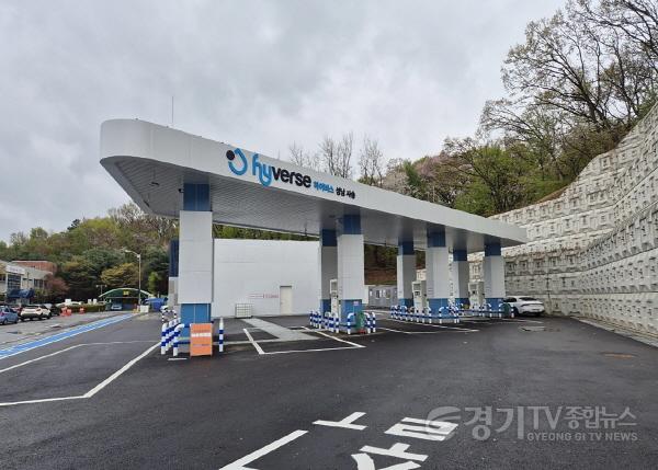 [크기변환]기후에너지과-성남시 수정구 사송동 공영차고지 내 액화 수소 자동차 충전소.jpg