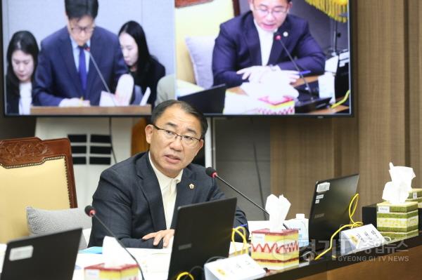 [크기변환]251107 김선영 의원, 노동국 행정사무감사에서 능동적이고 선제적인 노동행정 당부_2.jpg