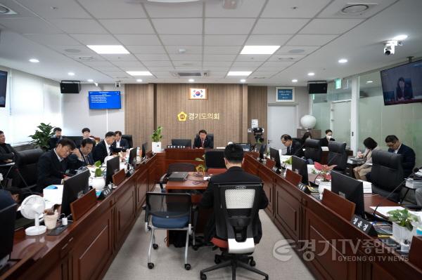 [크기변환]251110 농정해양위원회, 2025년 행정사무감사 시작 (2).jpg