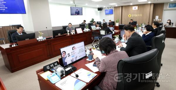 [크기변환]251111 농정해양위원회, 가축방역 및 축산진흥 현안 점검 실시 (1).jpg