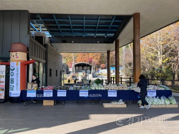 [크기변환]2. 수원특례시, 로컬푸드직매장 개점 9주년 기념 행사 열어.jpg