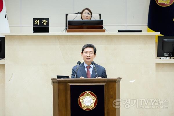 [크기변환]9-1. 이상일 용인특례시장이 14일 용인특례시의회 제297회 본회의에서 시정연설을 통해 2026년 시정운영 방향을 제시했다..jpg