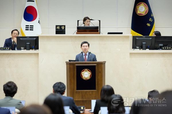 [크기변환]9-2. 이상일 용인특례시장이 14일 용인특례시의회 제297회 본회의에서 시정연설을 통해 2026년 시정운영 방향을 제시했다..jpg