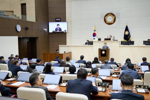 [크기변환]9-3. 이상일 용인특례시장이 14일 용인특례시의회 제297회 본회의에서 시정연설을 통해 2026년 시정운영 방향을 제시했다..jpg