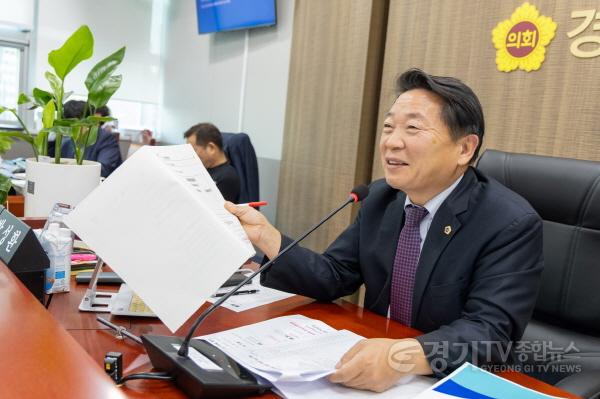 [크기변환]251117 방성환 의원. “인력.예산.현장.미래 모두 재정비... ‘AI 시대 농업기술원 역할 다시 세워야’”.jpg