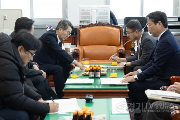 [크기변환]국회 예결위 한병도 위원장 면담(2).jpg