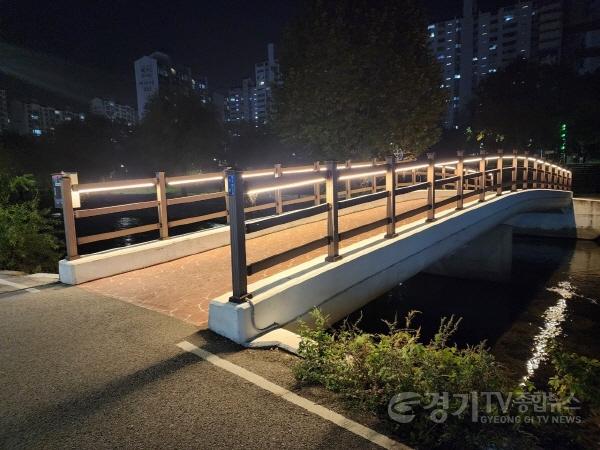 [크기변환]5. 용인특례시 수지구 죽전1동은 목교 제4·6인도교에 LED 경관조명을 설치했다..jpg