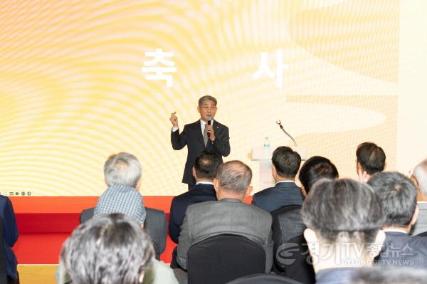 [크기변환](사진1)인천시의회 정해권 의장, ‘인천아트쇼 2025’ 참석.jpg