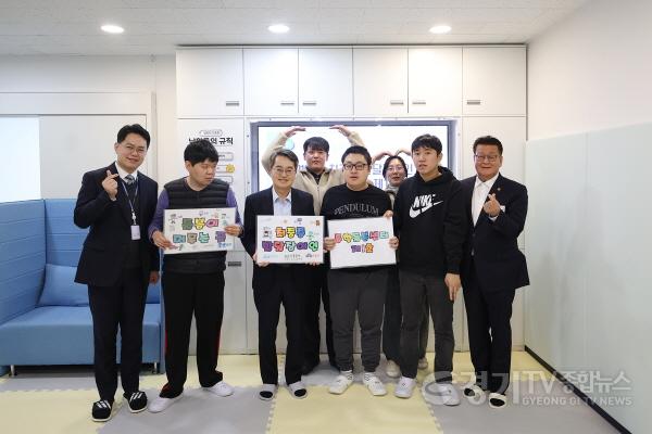[크기변환]최중증 발달장애인통합돌봄센터 1호점 방문(3).JPG