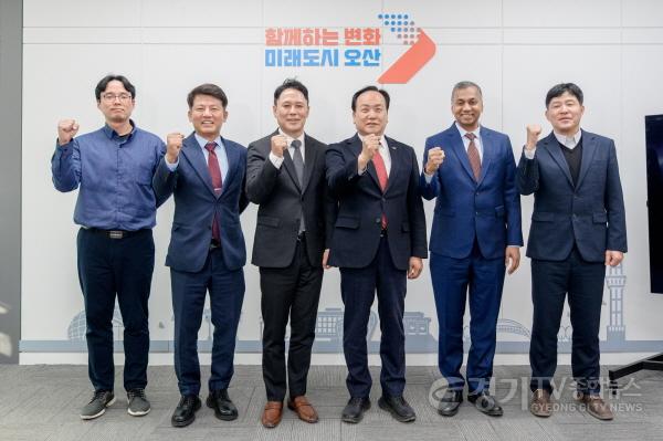 [크기변환]1.오산시, 어플라이드 머티어리얼즈와 간담회 및 현장투어 진행_집무실사진.jpg