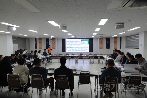 [크기변환]보도사진(예방대책팀장이 주요 소방정책 내용 공유 중인 사진).JPG