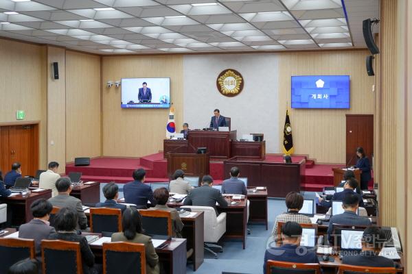 [크기변환]251124 제235회 안성시의회 제2차 정례회 개회 (1).jpg