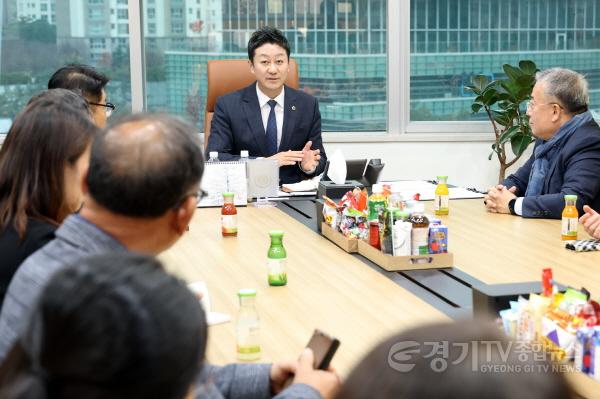 [크기변환]251125 김진경 의장, 경기도장애인복지단체연합회 만나...장애인복지 흔들리지 않도록 할 것 (4) (1).jpg