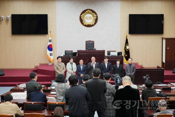 [크기변환]250324 345kV 송전선로 건설사업에 대한 전면 반대 기자회견 및 의장 삭발식(3).jpg